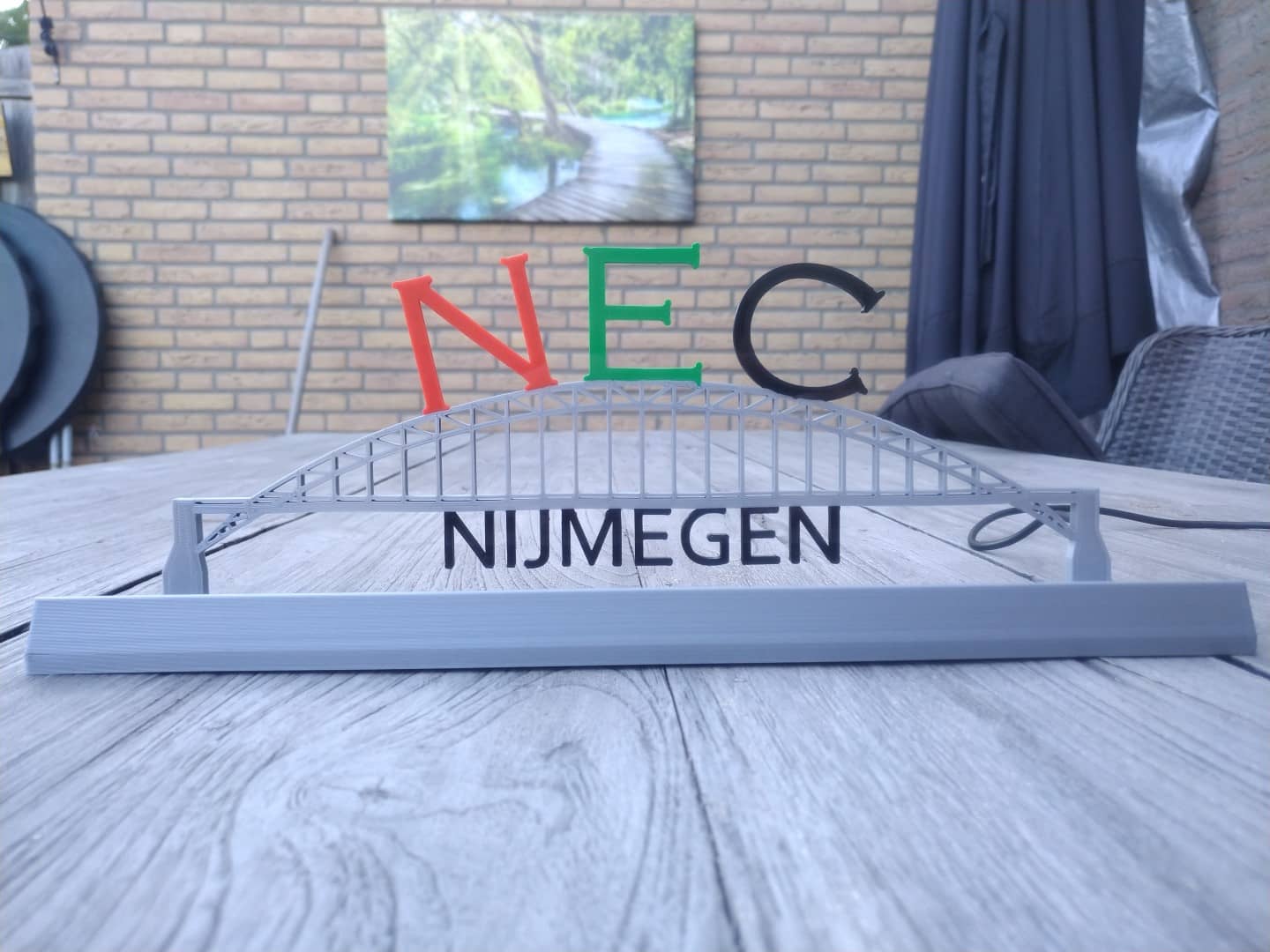 Waalbrug NEC rood groen zwart Nijmegen - LEDversie